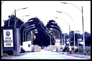 1988-ddr-grenz-r1.jpg